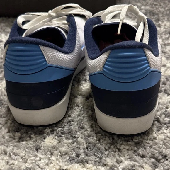 Jordan Men's White and Navy Sneakers - Picture 3 of 7